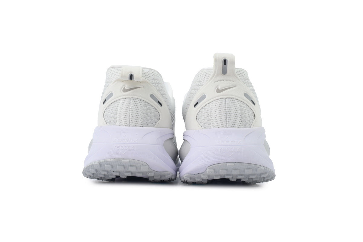 V18 Vomero 18 'White Photon Dust
