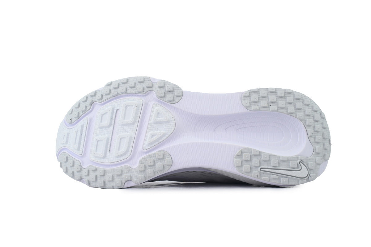 V18 Vomero 18 'White Photon Dust