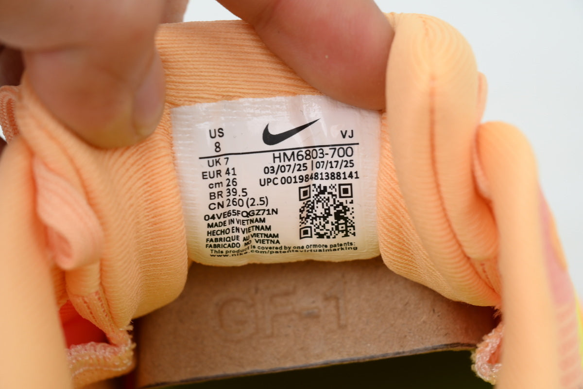 V18 Vomero 18 'Orange Chalk