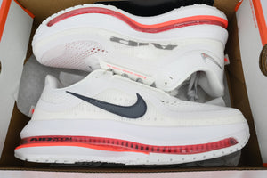 101 Pegasus Premium 'Summit White Bright Crimson — image 2