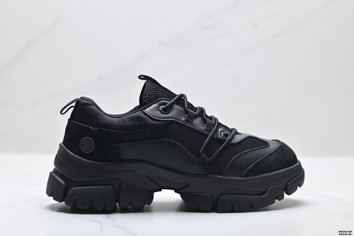 Boot - Low top Hiking Black