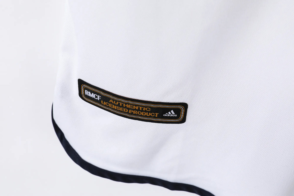 maillot de foot rétro real madrid 2000/2001
